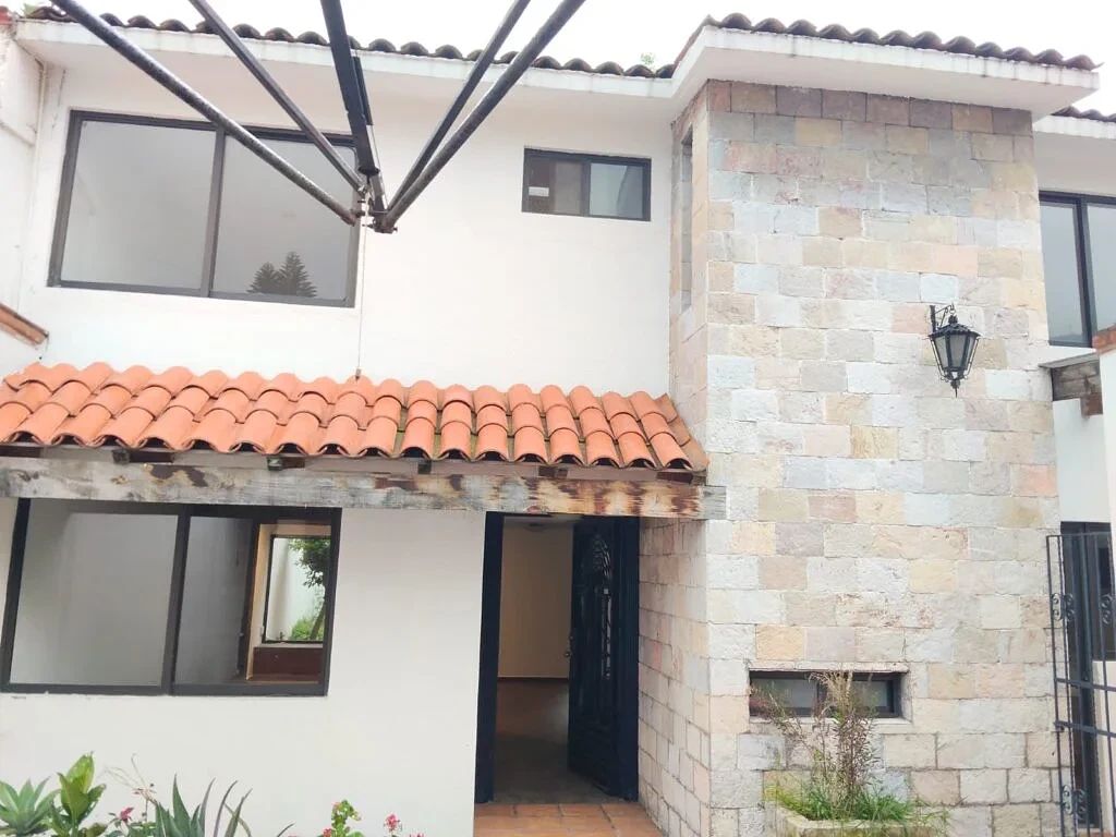 Casa à Venda em Ciudad Satélite com Jardim Privado de 80 m² Casa à Venda em Ci, foto 1 de 28