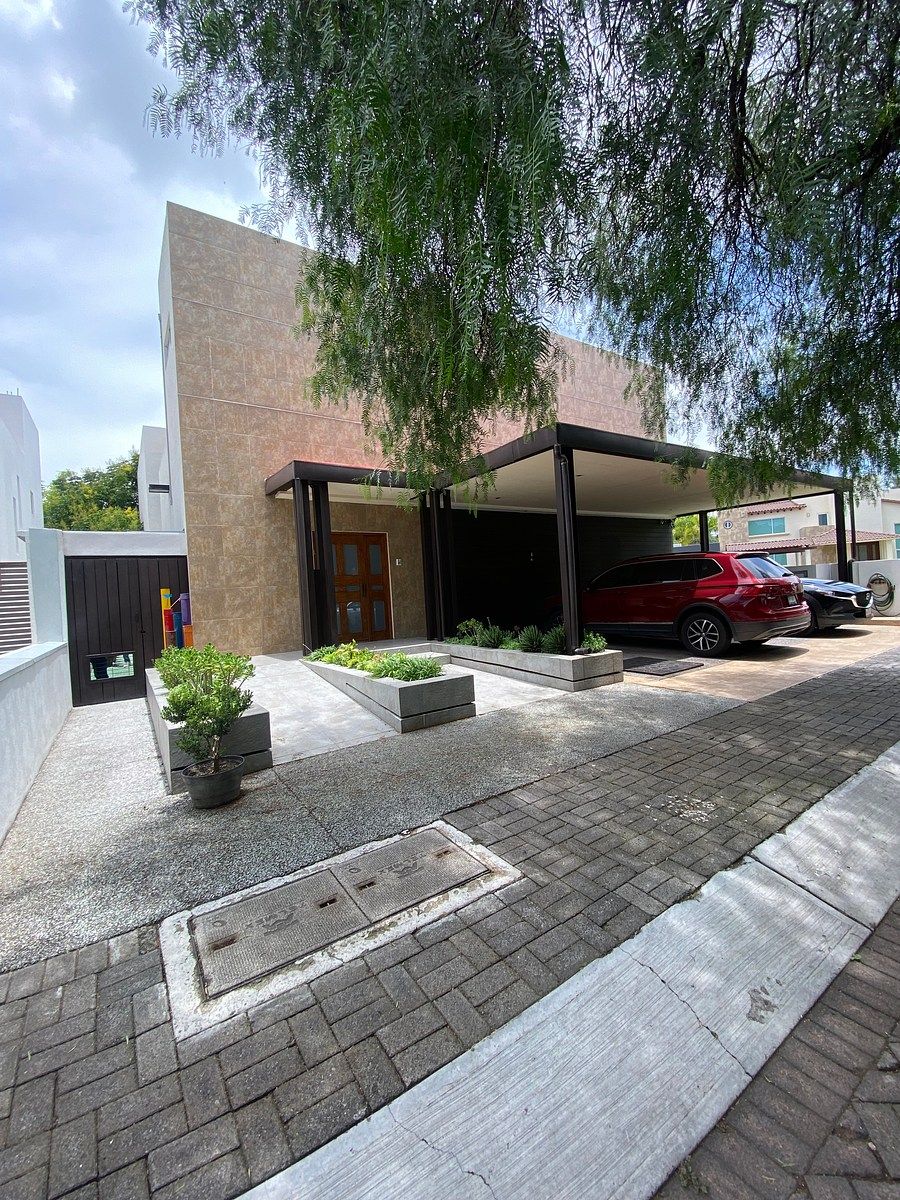 Casa en venta en privada en Jurica, foto 1 de 24