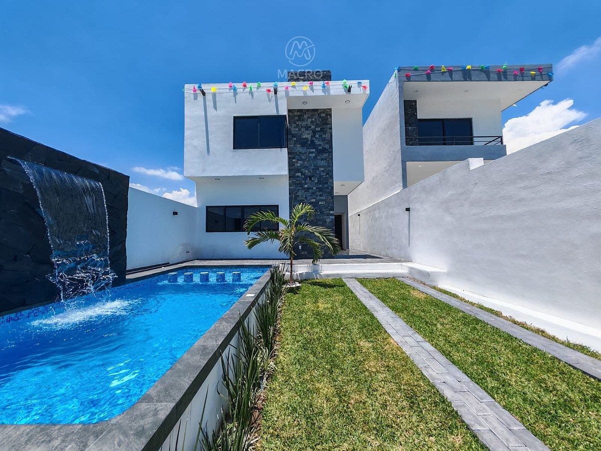 HOUSE FOR SALE IN ATLATLAHUCAN, MOR. WITH POOL., photo 1 of 18