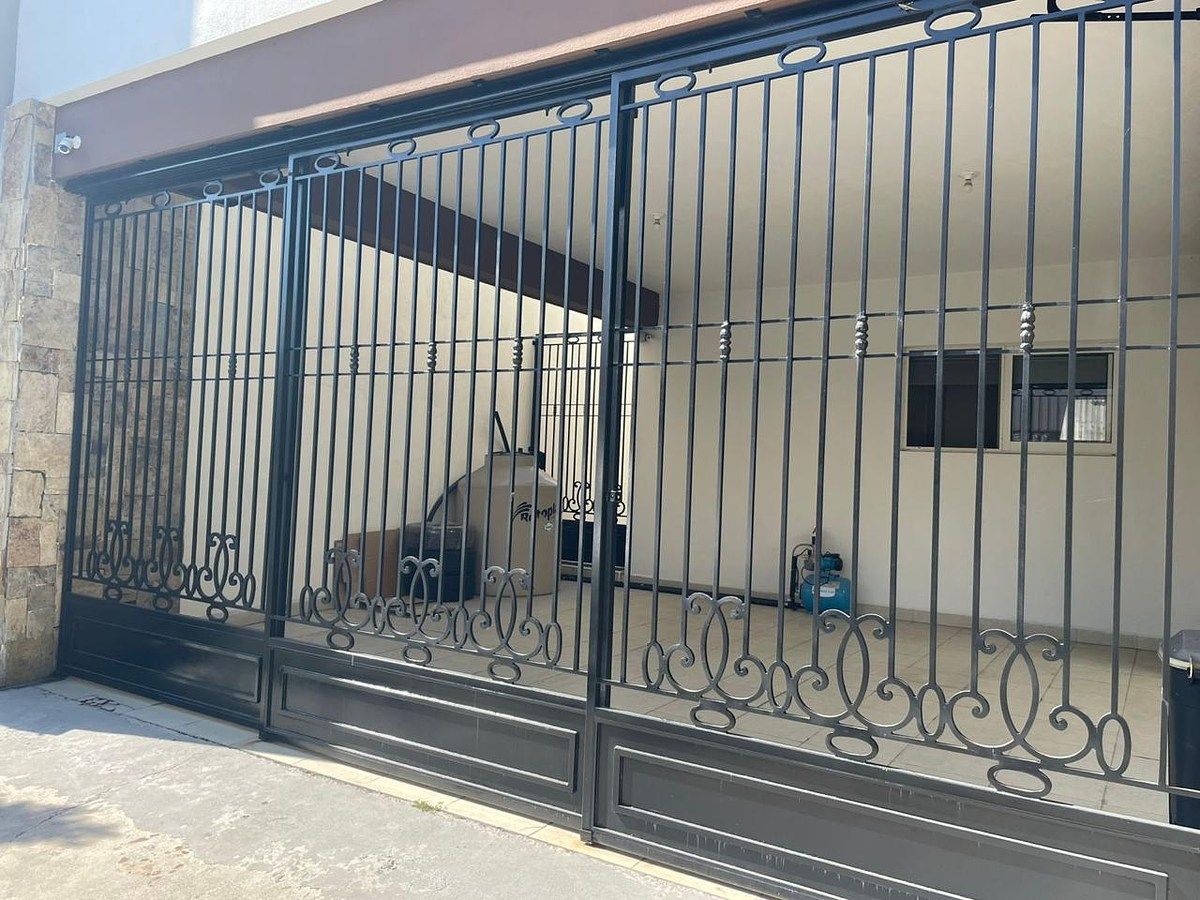 House in Gated Community in Vistancias 2 Sector, Monterrey, photo 3 of 18