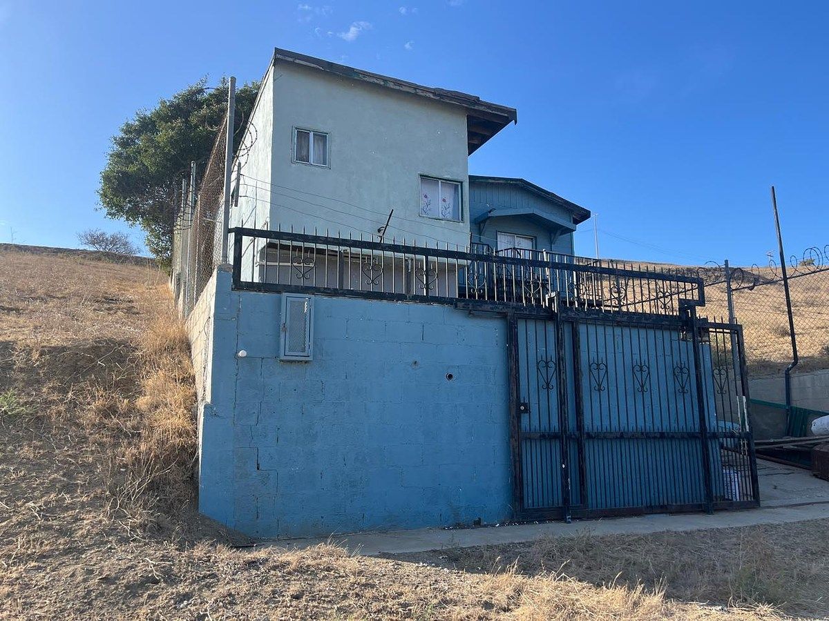 CASA EN VENTA EN LOMAS ALTAS, ROSARITO, foto 1 de 12