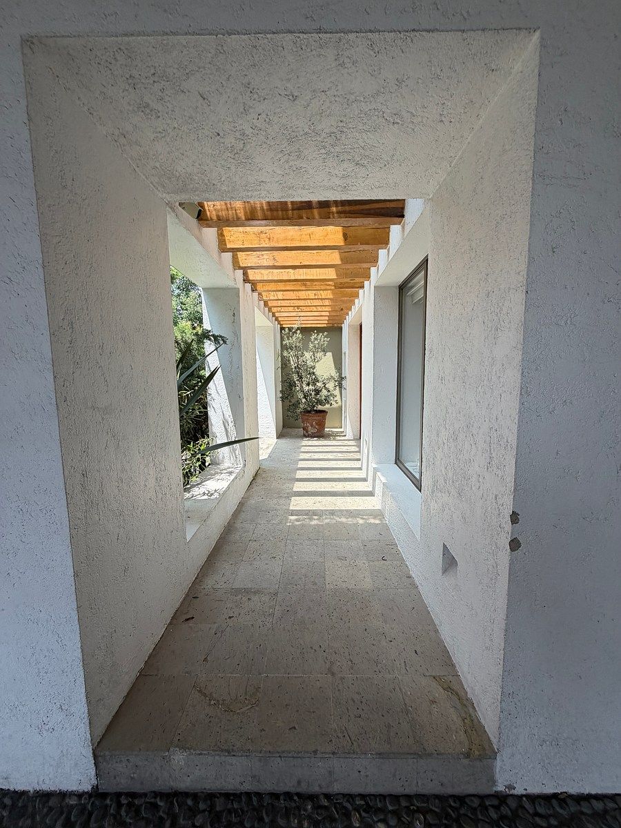 SALE HOUSE LA LOMA SANTA FE, photo 1 of 31