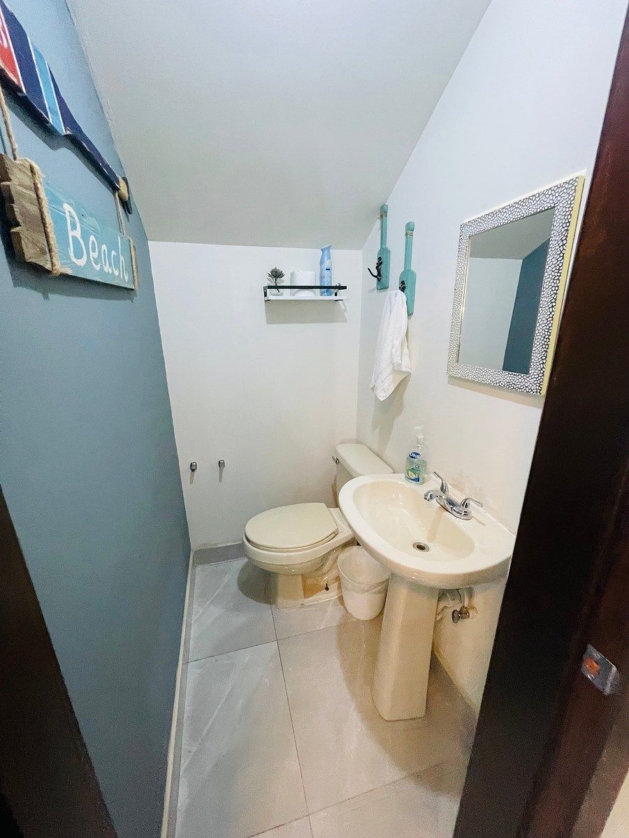 Medio baño planta baja, foto 10 de 27