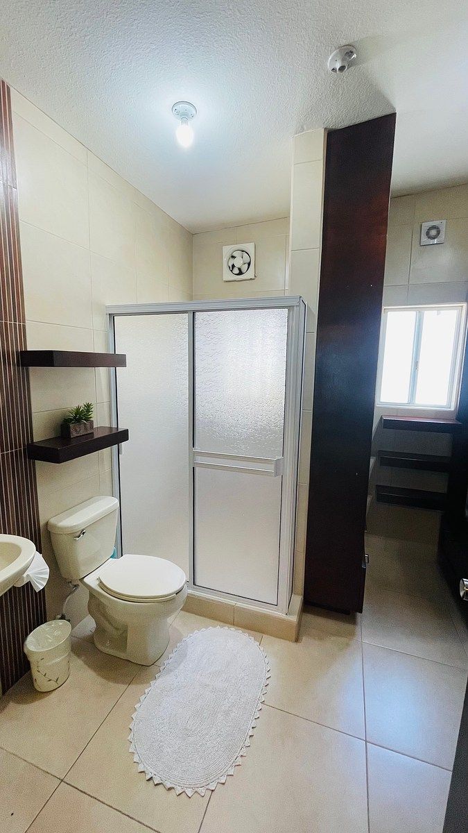 Baño completo con walkincloset, foto 23 de 27