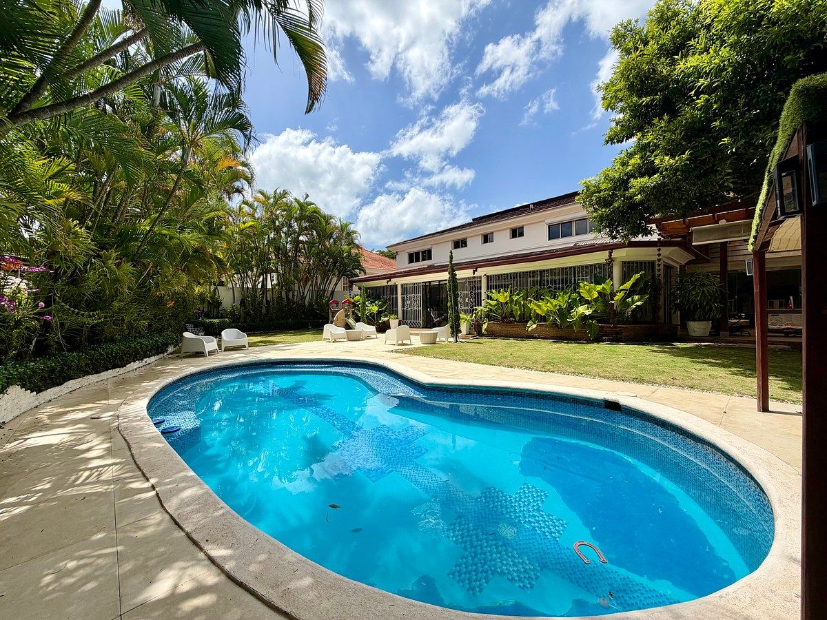 * Casa en Venta en Cuesta Hermosa II, Santo Domingo | 700m², Piscina, 4 Hab., foto 1 de 24