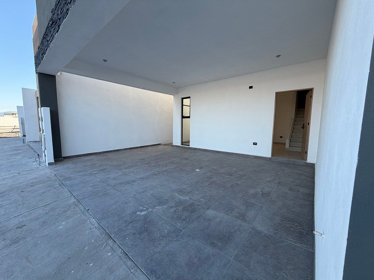 House in Privada Residencial Aviana, General Escobedo, photo 2 of 21