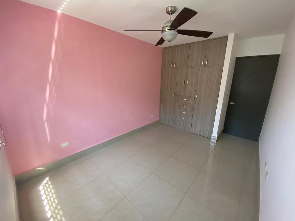 Casa em Balcones de San Patricio, General Escobedo, foto 3 de 10