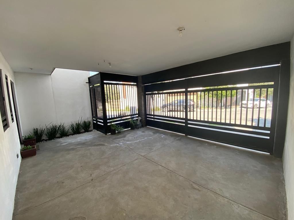 Casa em Balcones de San Patricio, General Escobedo, foto 4 de 10