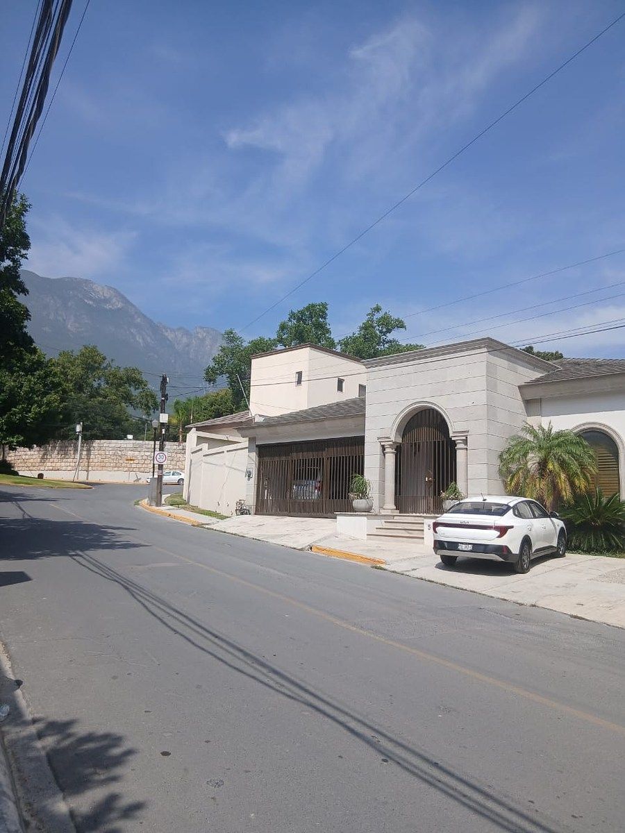 Casa en Jardines Coloniales 1er Sector, San Pedro Garza García, foto 2 de 18