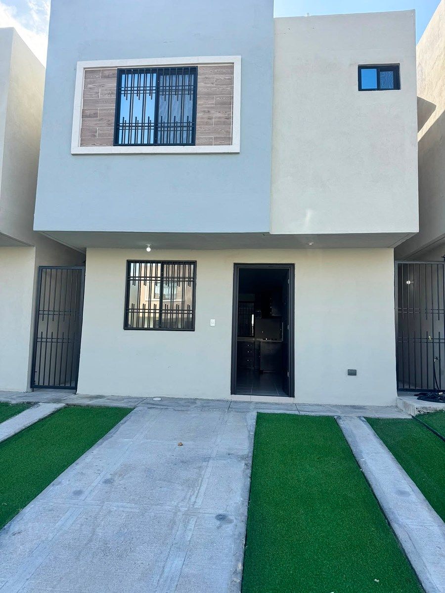RENTA DE CASA NUEVA ENTRE JUAREZ Y CADEREYTA SEMI AMUEBLADA, foto 1 de 19