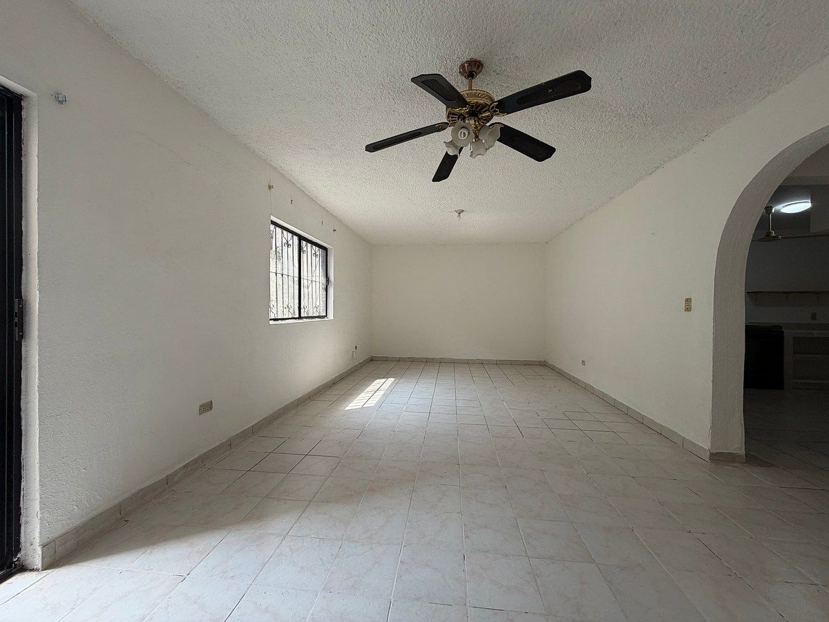 House in Rincón de la Primavera, Monterrey, photo 6 of 23