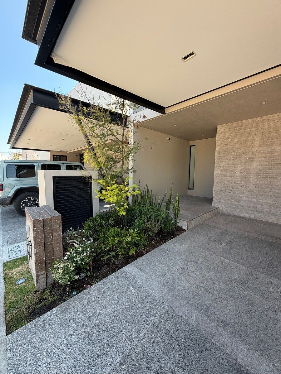 Linda casa de esquina em Lomas Norte, foto 1 de 15