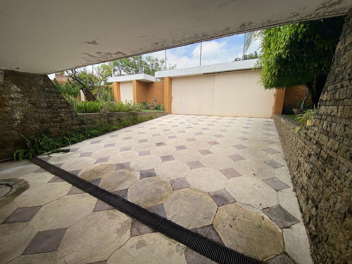 House in Colinas de San Javier, Guadalajara, photo 2 of 23