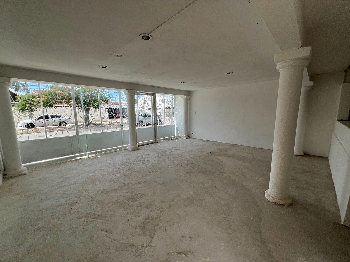 Local comercial en Los Pinos, Mérida, foto 2 de 15