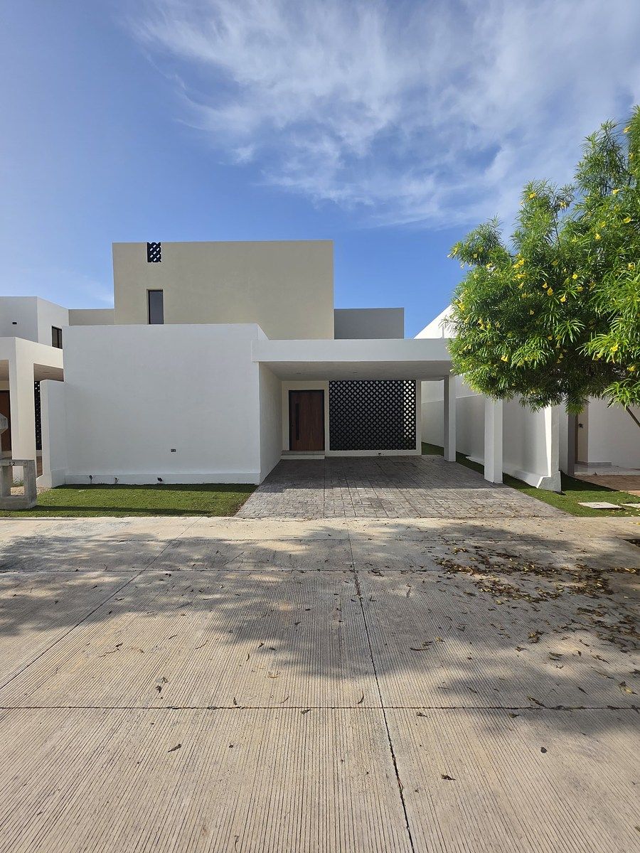 HOUSE FOR SALE IN RESIDENTIAL PRIVATE IN CHOLUL, MÉRIDA, photo 1 of 19
