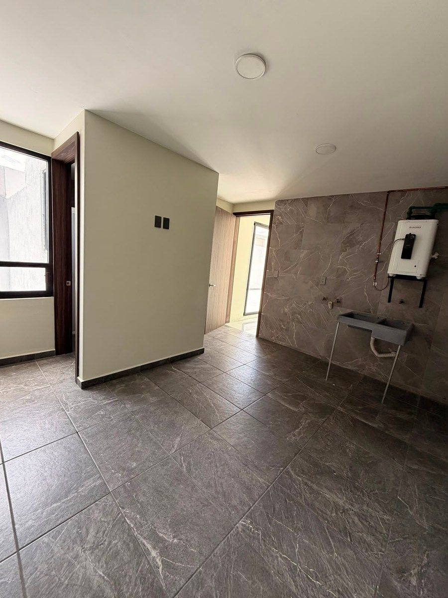 Cuarto de servicio con baño, foto 12 de 14