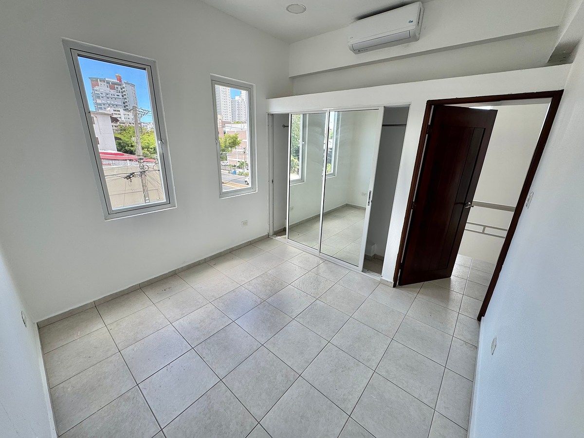 Oficina Comercial Nueva en Mirador Sur, foto 1 de 11