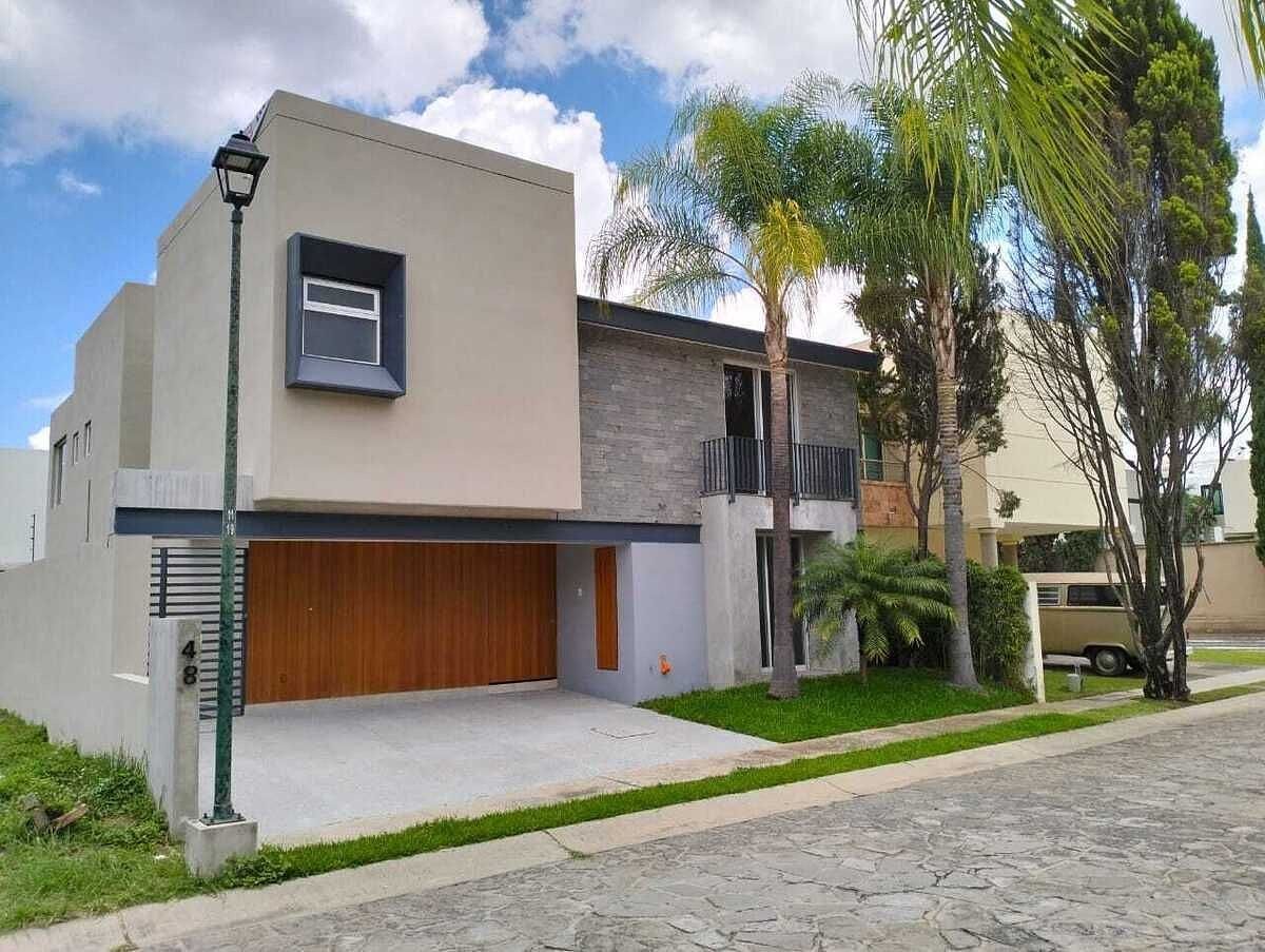 Casa à venda em Jardín Real Coto 11, foto 1 de 43