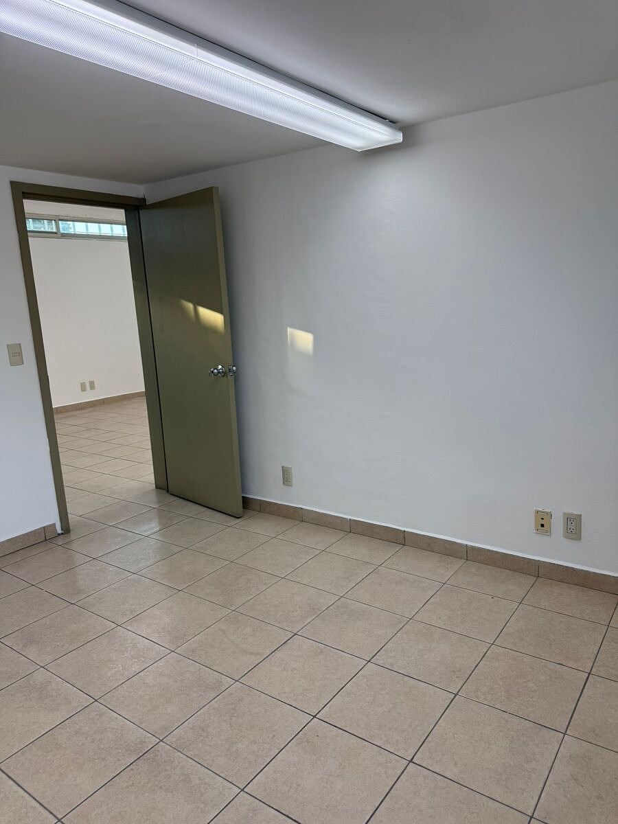 Oficina en Arcos Vallarta, Guadalajara, foto 11 de 12