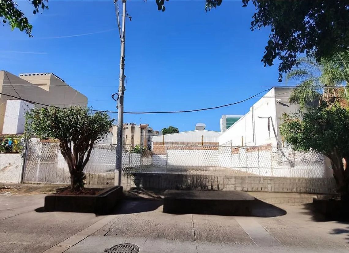 Lote em Jardines del Bosque Norte, Guadalajara, foto 3 de 4