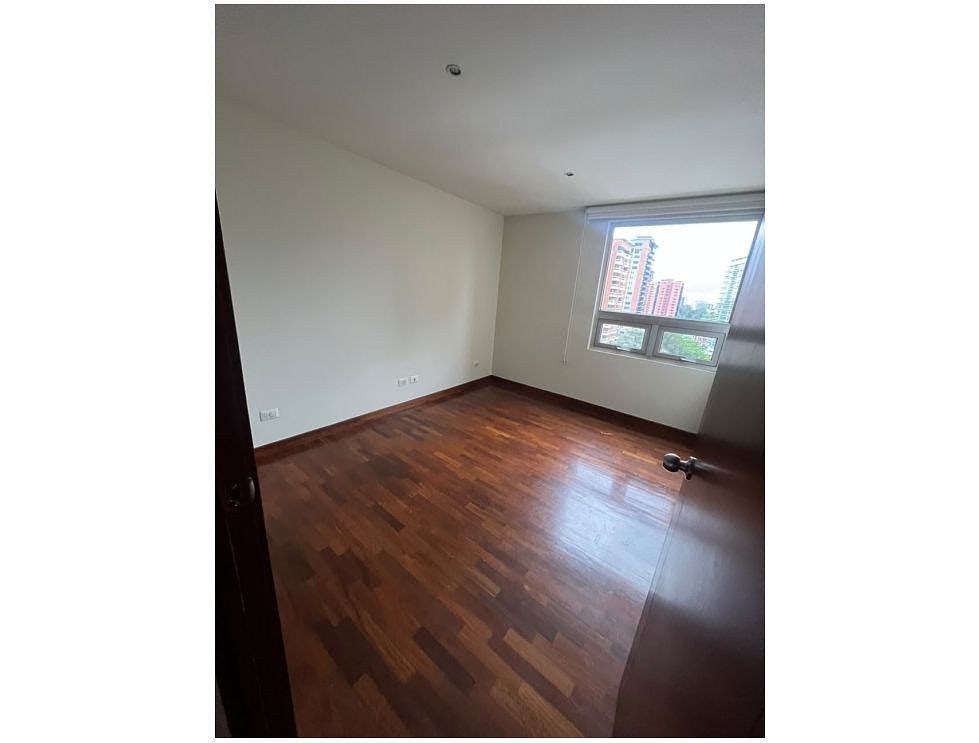 Apartamento en Zona 14, Guatemala, foto 4 de 19