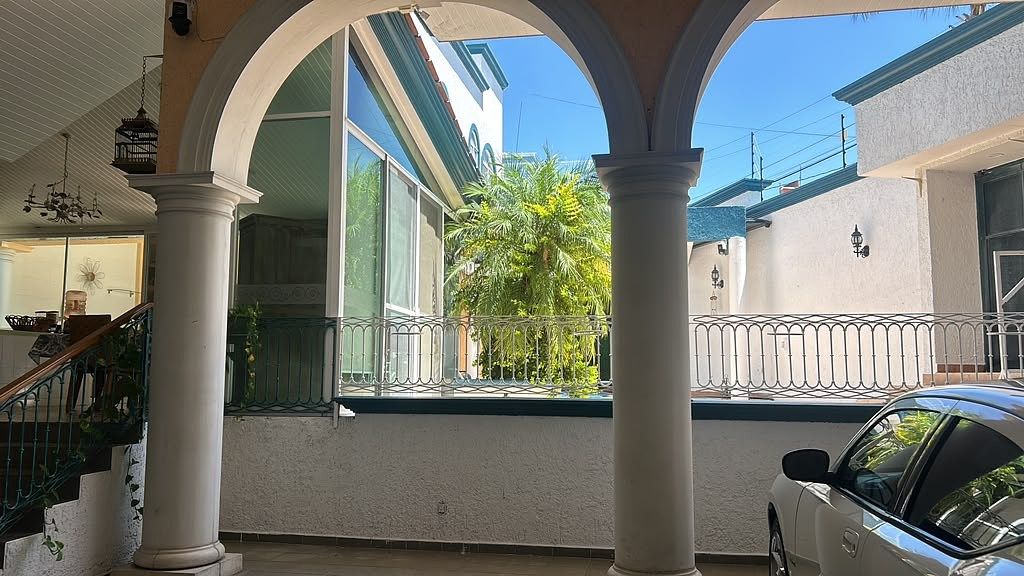 Casa em Colinas del Cimatario, Querétaro, foto 2 de 21