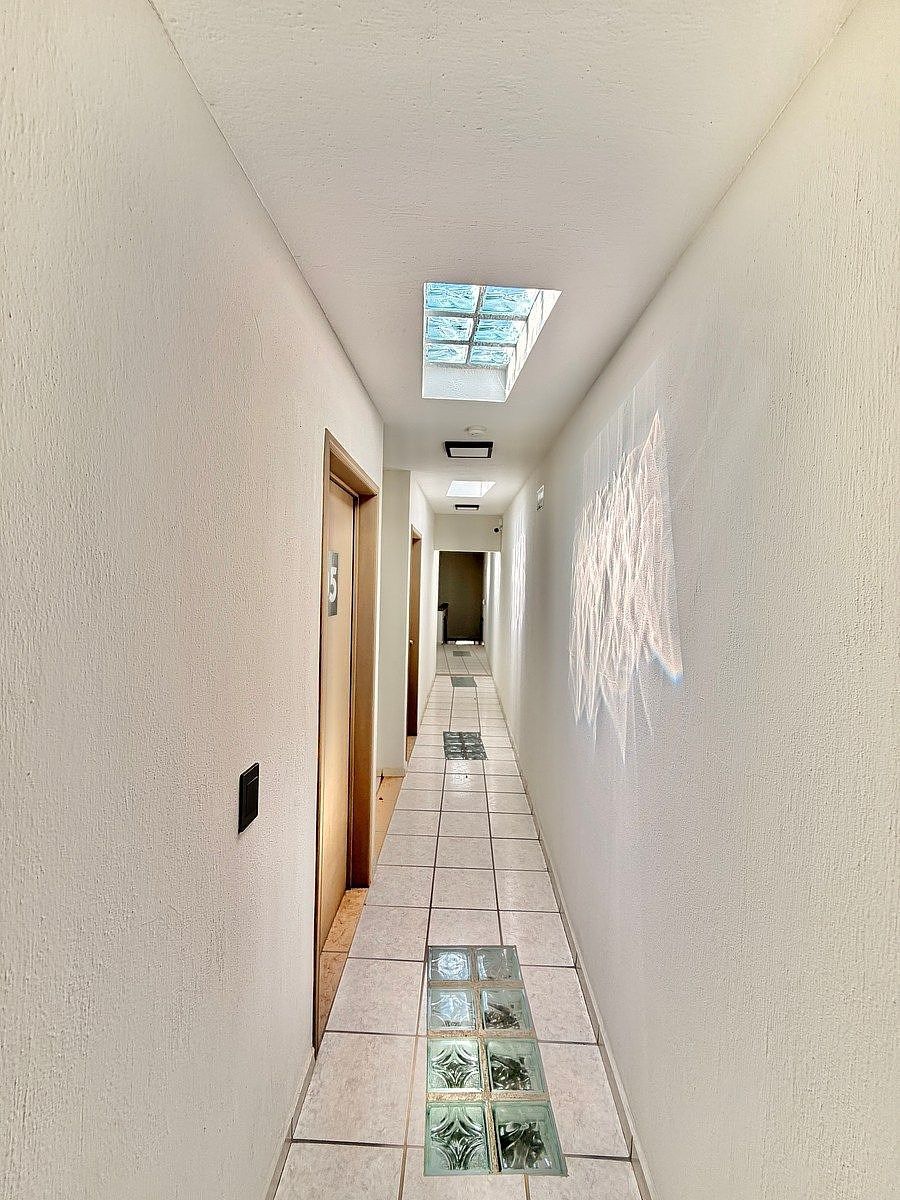 COMMERCIAL BUILDING FOR USE AS CORPORATE OFFICES OR BUSINESSES, photo 1 of 22