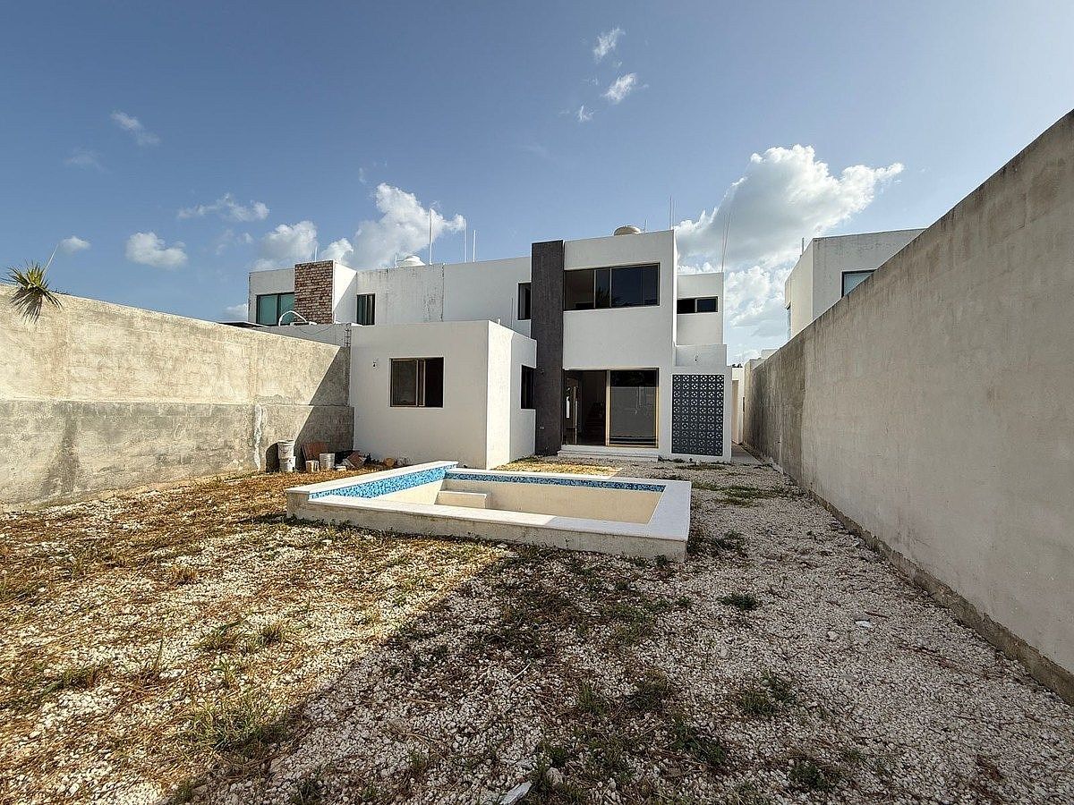 Casa em condomínio fechado em Conkal, Conkal, foto 2 de 32
