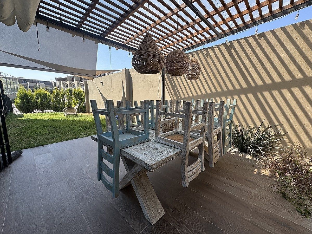 VILLAS CARRIEDO RENTA CASA amplio jardín extendido con terraza, foto 1 de 44