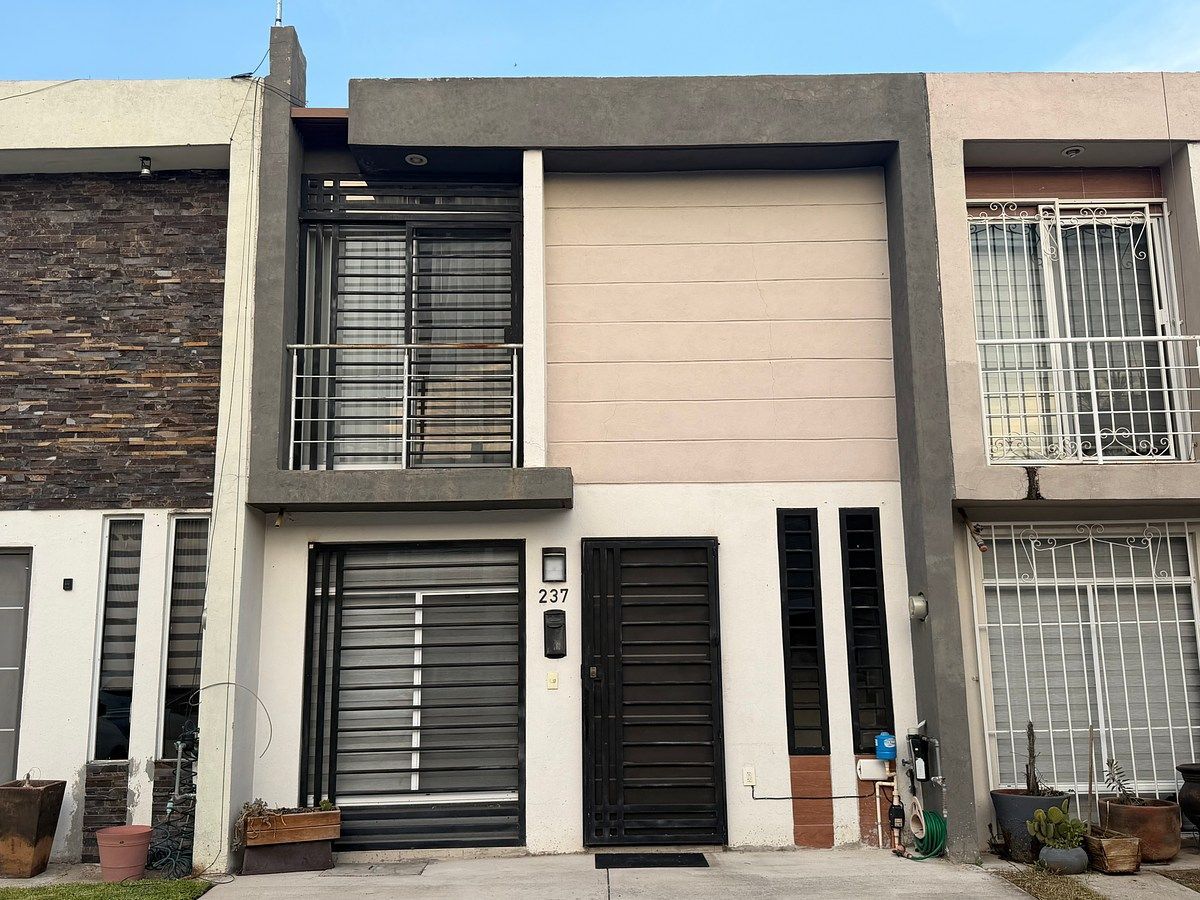 HOUSE FOR SALE IN BELCANTO RESIDENTIAL, photo 1 of 18