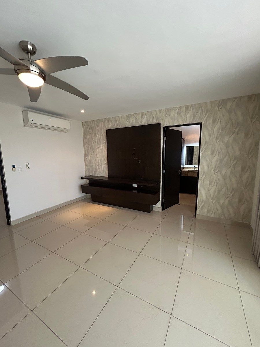 House in Cumbres Madeira, Monterrey, photo 9 of 28