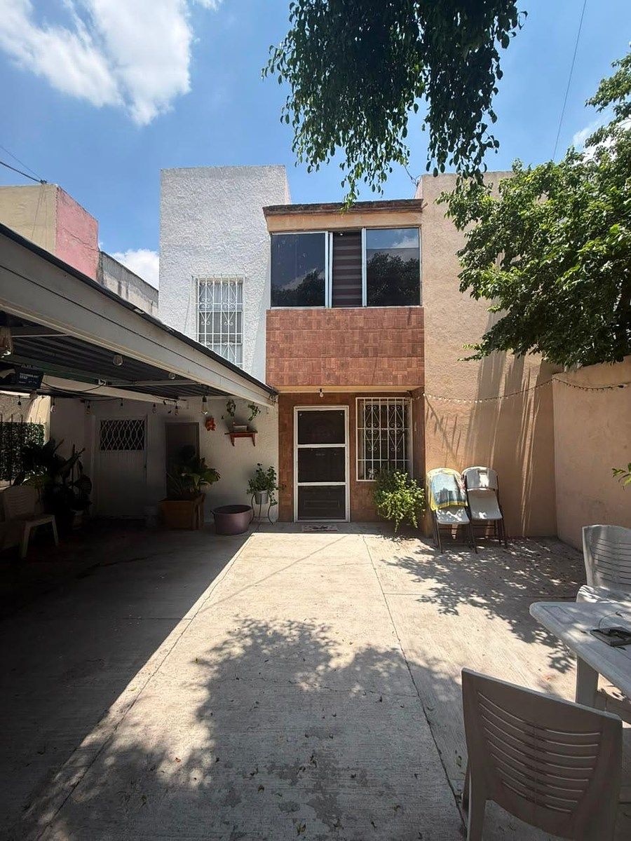 CASA AMPLIA, foto 1 de 9
