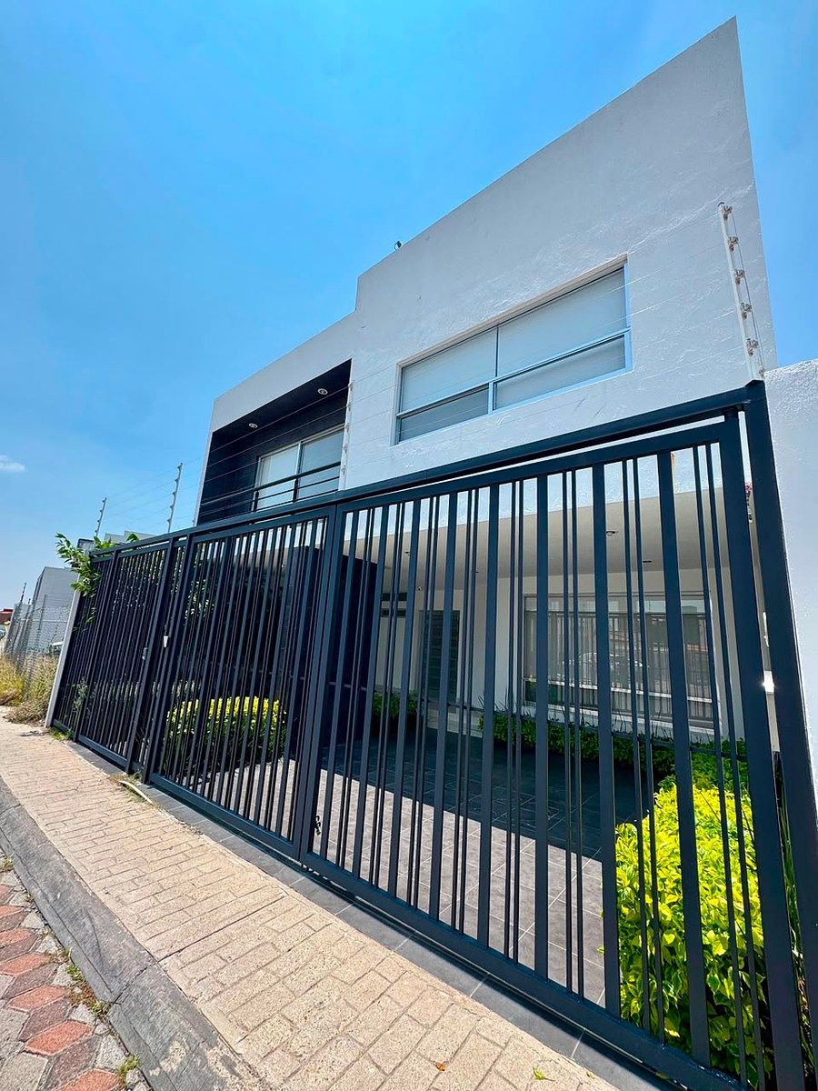 House for Sale in Milenio III Querétaro, photo 1 of 18