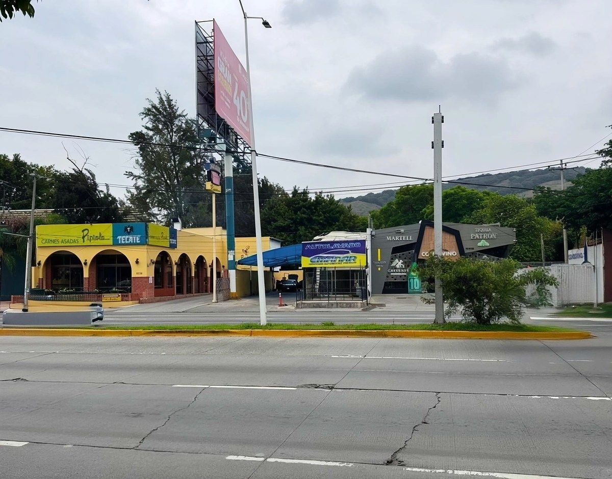 Local comercial en La Rioja, Tlajomulco de Zúñiga, foto 3 de 12