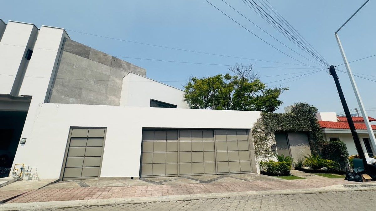 HOUSE FOR SALE COL. HACIENDA SAN AGUSTIN, SPGG, photo 1 of 13