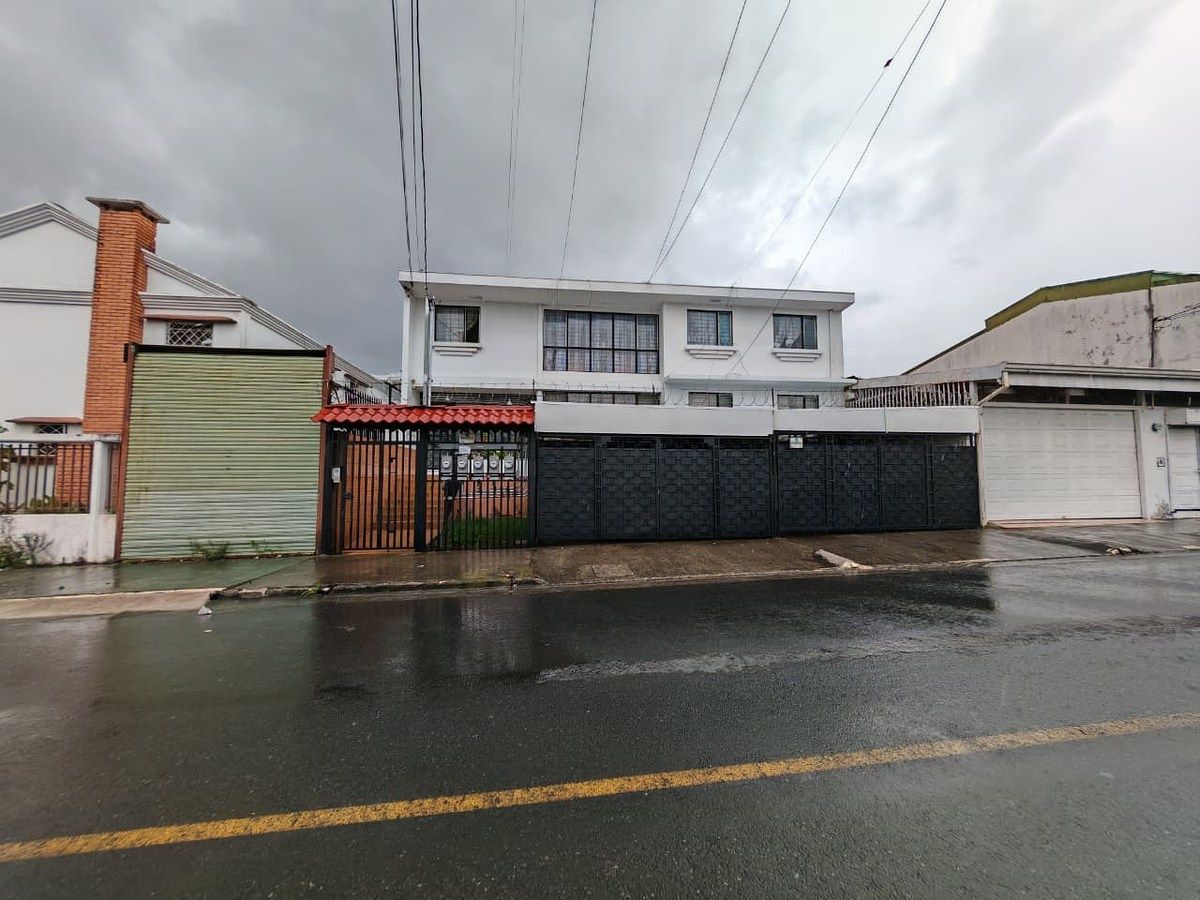 Venta de Edificio con 4 apartamentos y 7,5% de rentabilidad en Montelimar, foto 1 de 28
