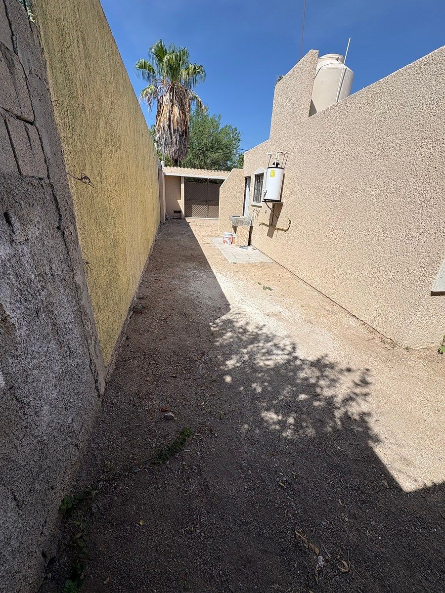 Patio lateral, photo 17 of 19