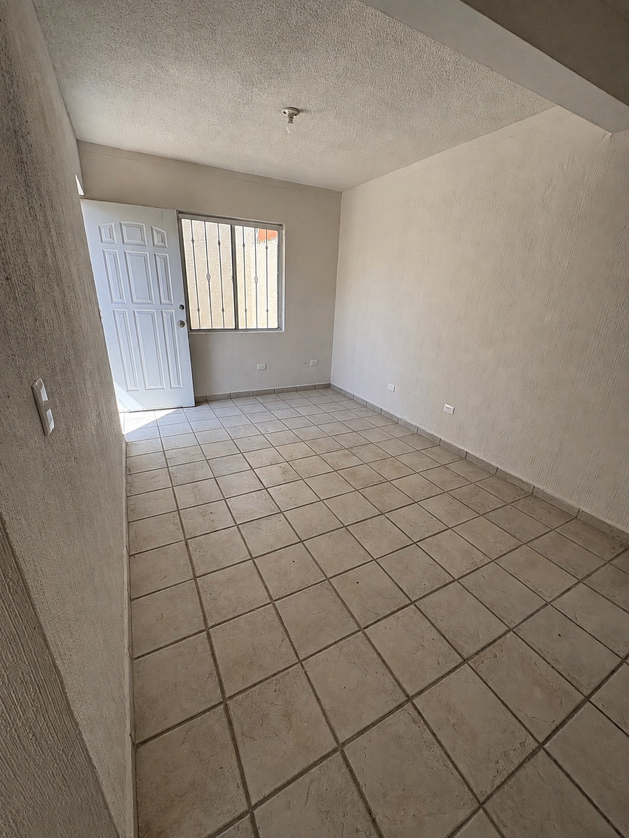 Sala, photo 3 of 19