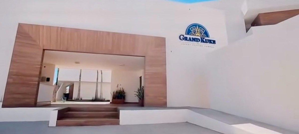 Condominio a orillas del mar, foto 1 de 25