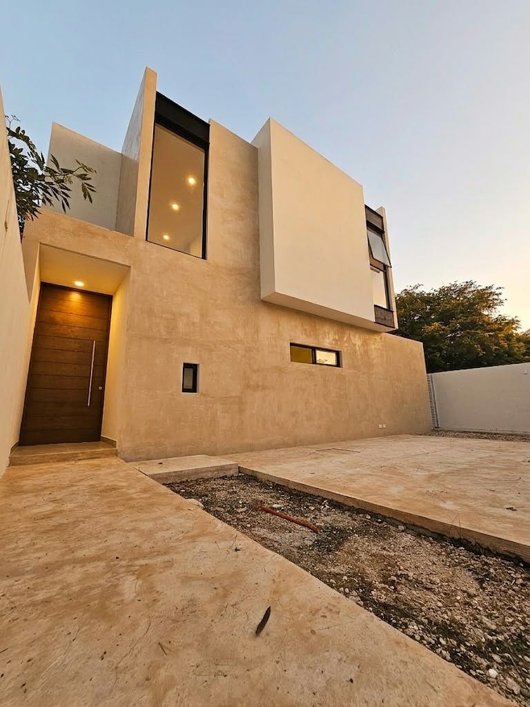 Casa à venda em Cholul com piscina e quarto no andar térreo — Privada Plenum, foto 1 de 31