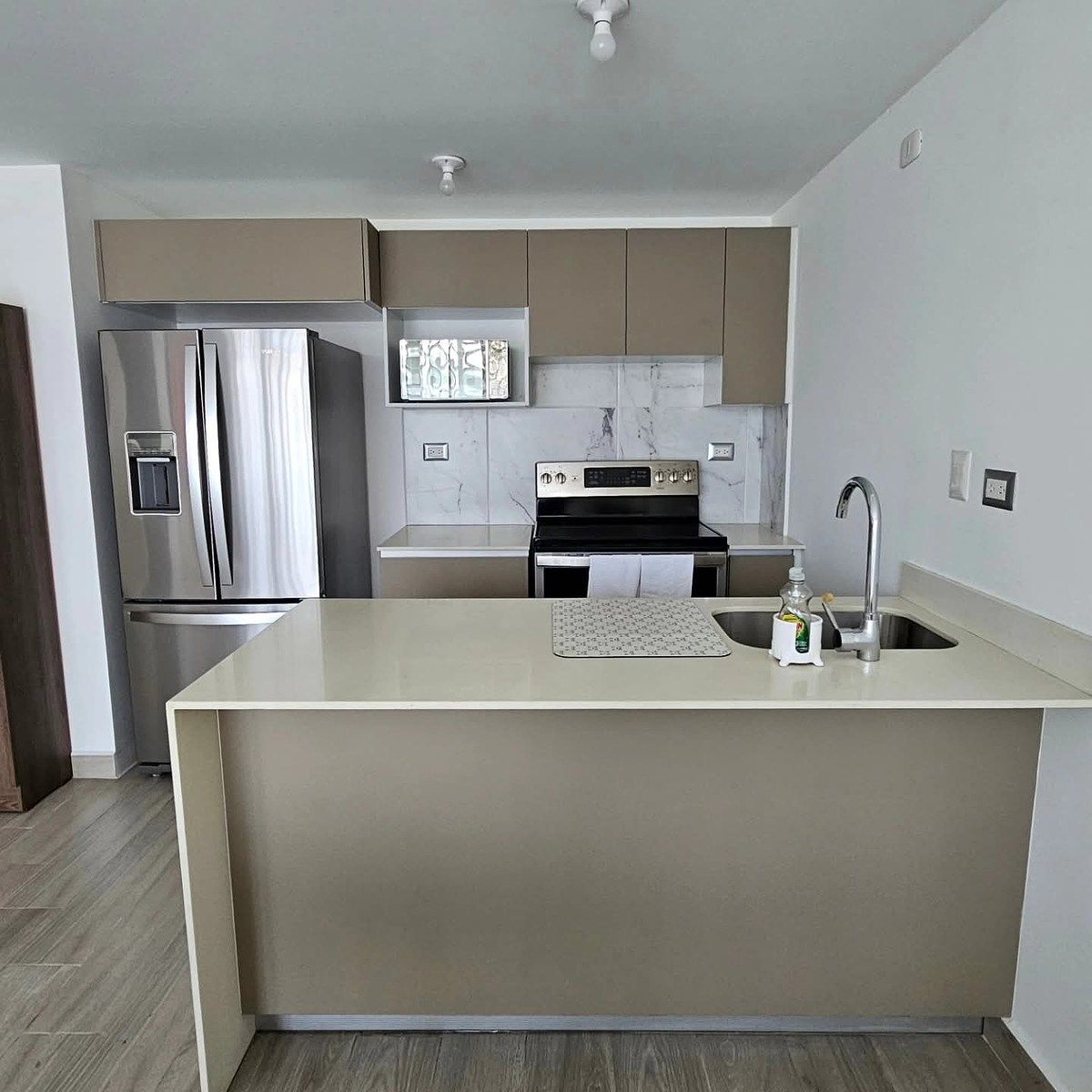 Apartamento en renta en zona 15, foto 1 de 7