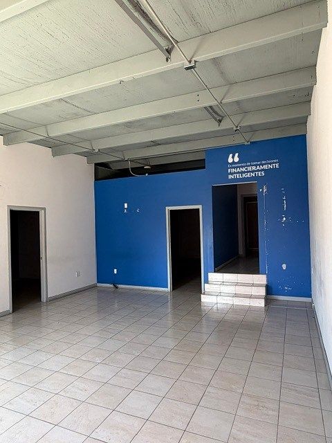 Renta local comercial Plaza Tersa Ensenada, foto 1 de 5