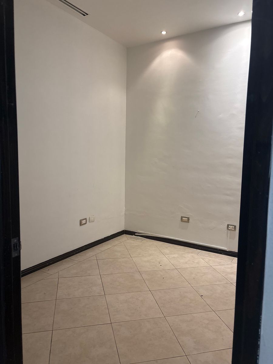 Local comercial en Santa Engracia, San Pedro Garza García, foto 9 de 10