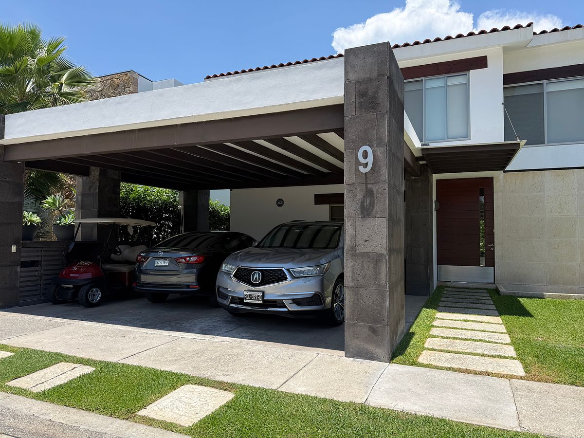 Casa no Paraíso Country Club, foto 1 de 36
