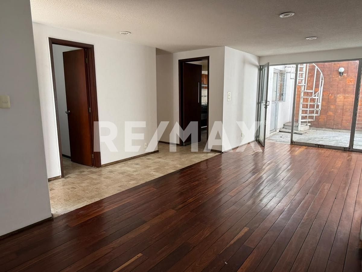 Casa em Ciudad Satélite, Naucalpan de Juárez, foto 2 de 18
