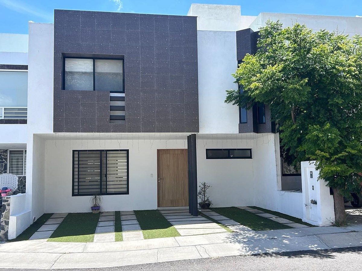 The County, house in Condominium, photo 1 of 10