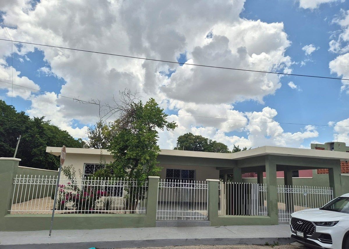 Casa reformada à venda no centro, foto 1 de 19