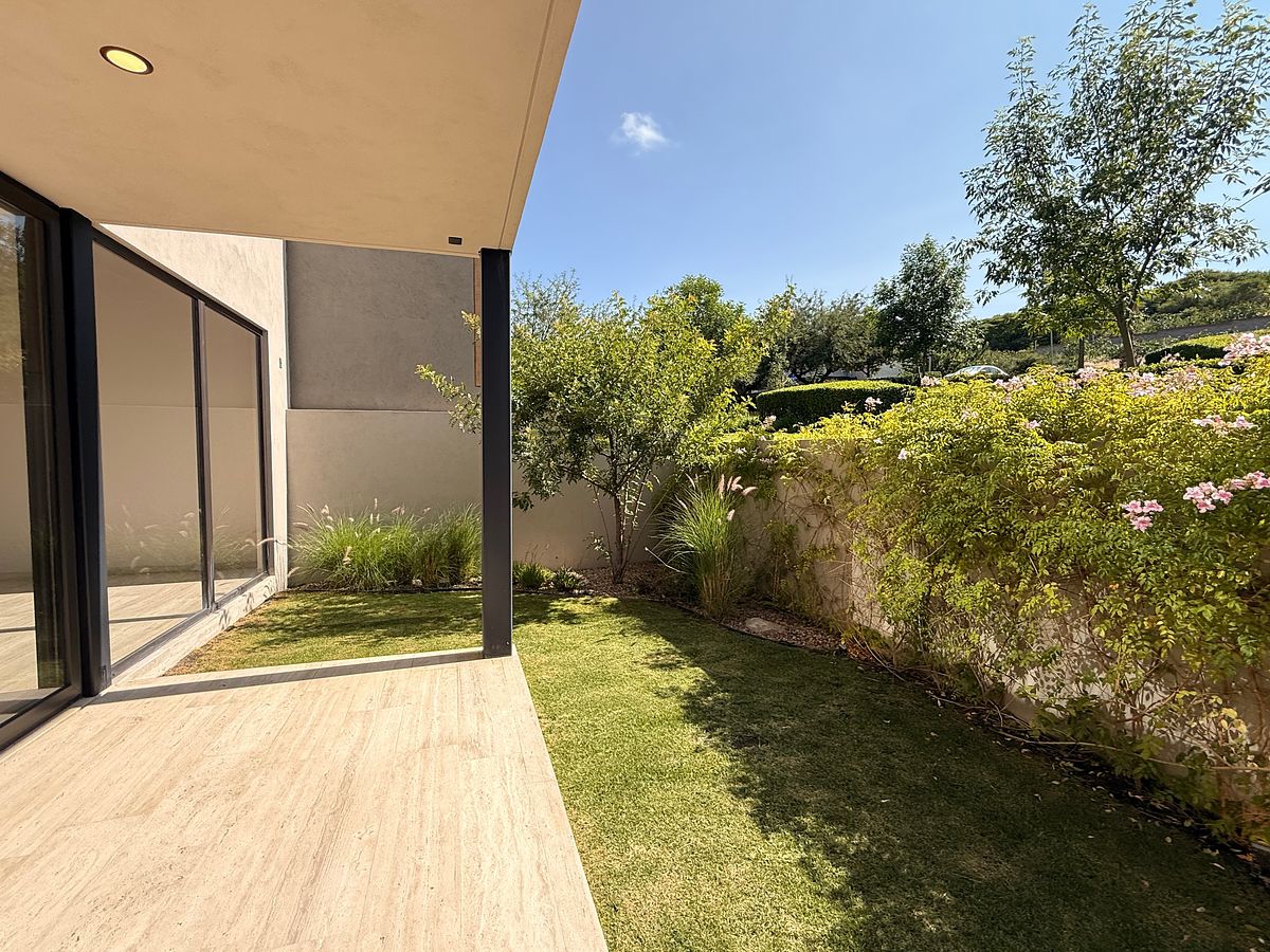 Jardin trasero, foto 8 de 18