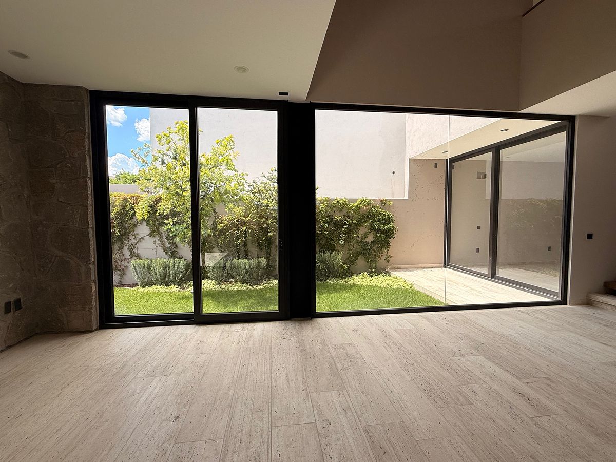 House in Gated Community in Altozano el Nuevo Querétaro, Querétaro, photo 4 of 18