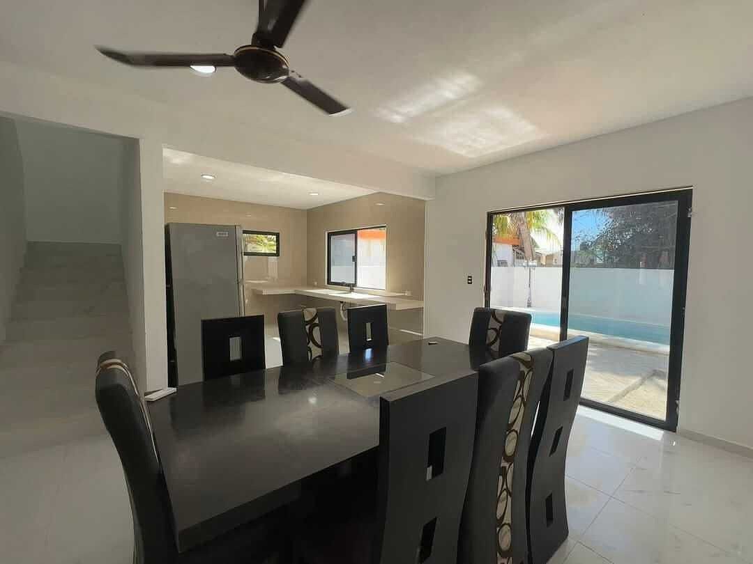 Casa à venda em Chicxulub Puerto a 150 m do mar com quarto no andar térreo, foto 1 de 14